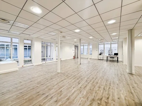 Bureaux 255 m²