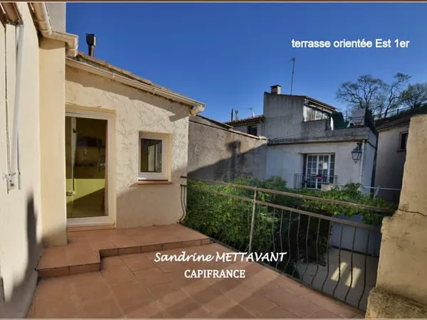 Maison de village, terrasses et cour privative à vendre 5 pièces SAINT THIBERY (34)