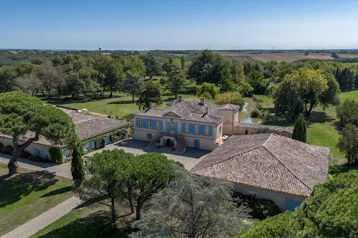 Château 640 m²