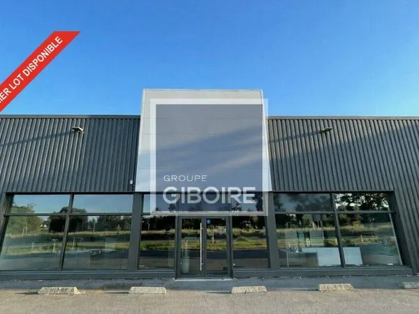 Entrepôt 286 m²