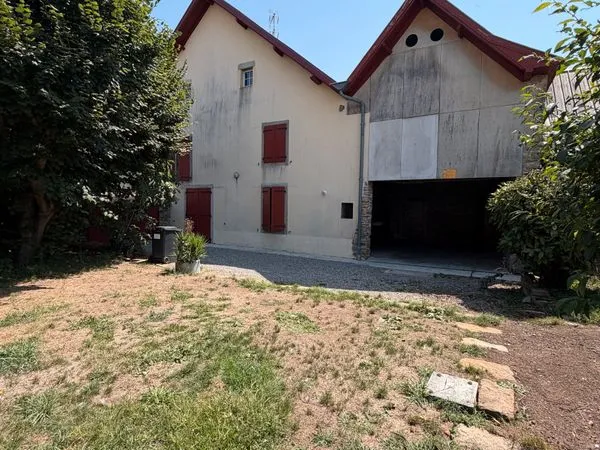 Maison F4 80 m² - 3 chambres - Garage 45 m² - Jardin - Jasses
