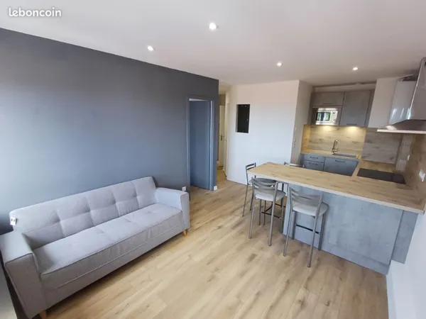 T2 Meuble refait a neuf Centre Pollionnay