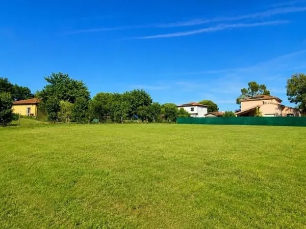 Terrain 974 m²