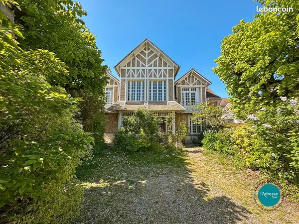 Propriété 9 pièces 184 m²