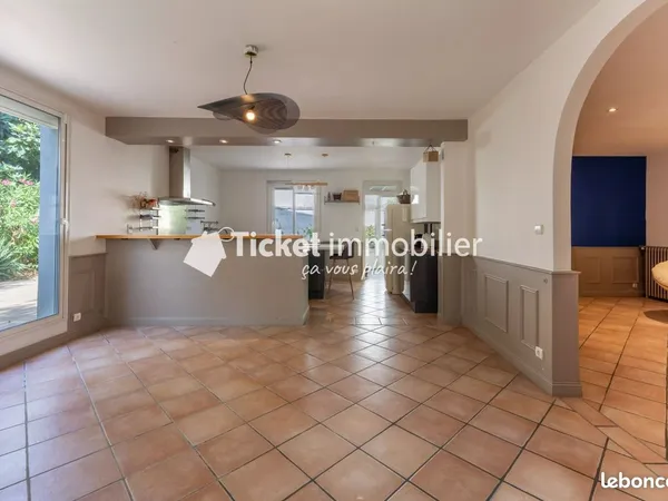 Maison 7 pièces 183 m²