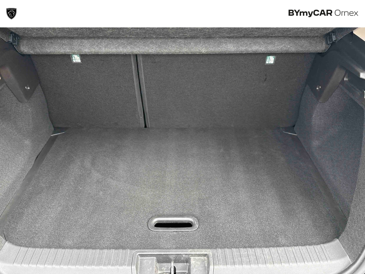 Renault Captur TCe 140 EDC - 21 — photo 12
