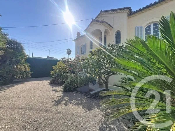 Maison 7 pièces 180 m²