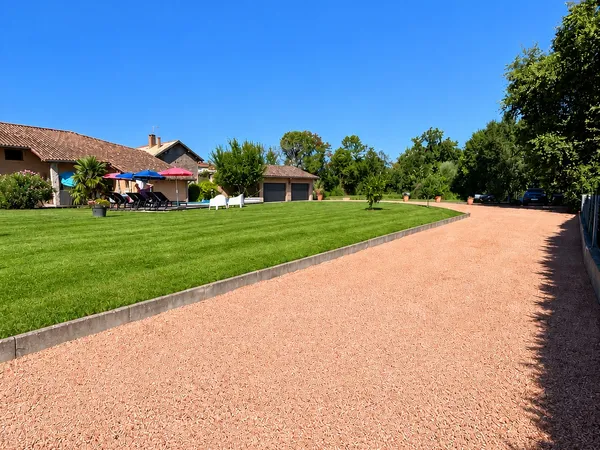 Longère bressane rénovée de 256 m² avec piscine - Biziat Prix : 545 000 € - Vente de particulier à p
