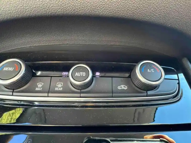 Opel Grandland X hybrid 225ch elite 10cv — photo 30