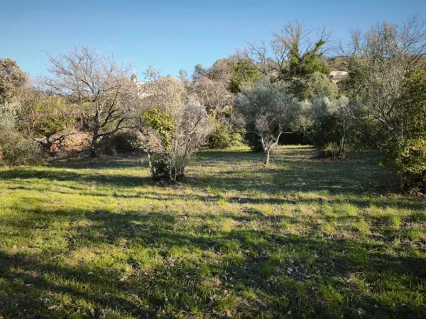 Terrain 1682 m²