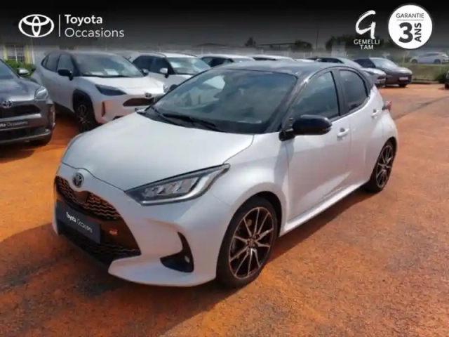 Toyota Yaris 116h gr sport 5p my22 — photo 1