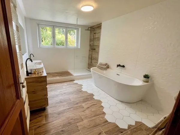 Maison Familiale de 230 s² sur 1 190 M² de terrain