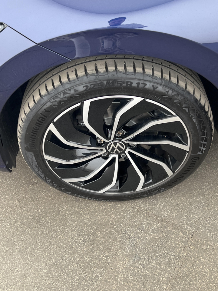 Volkswagen Golf 8 — photo 47