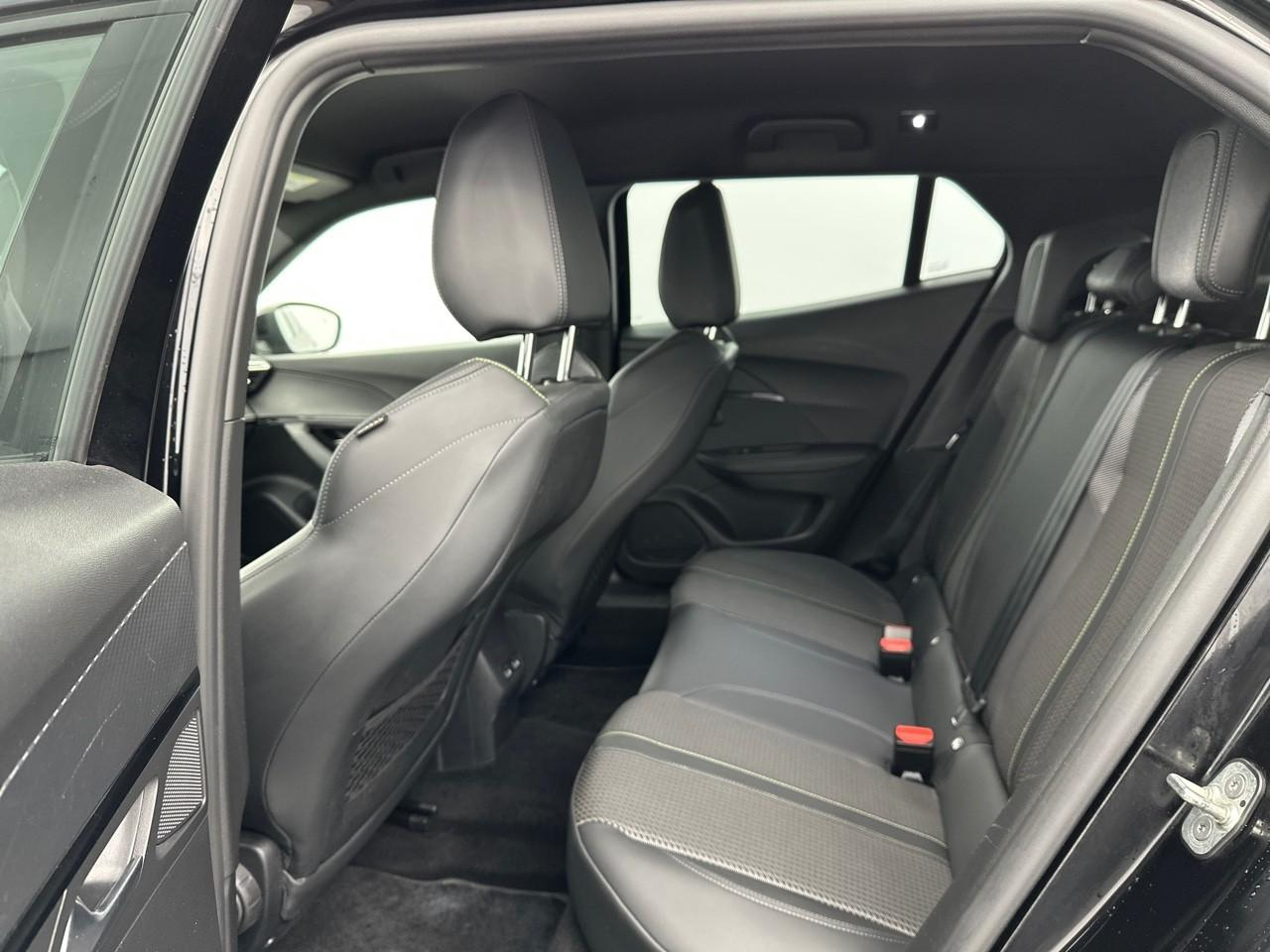 Peugeot 2008 puretech 130 s&s eat8 gt — photo 13