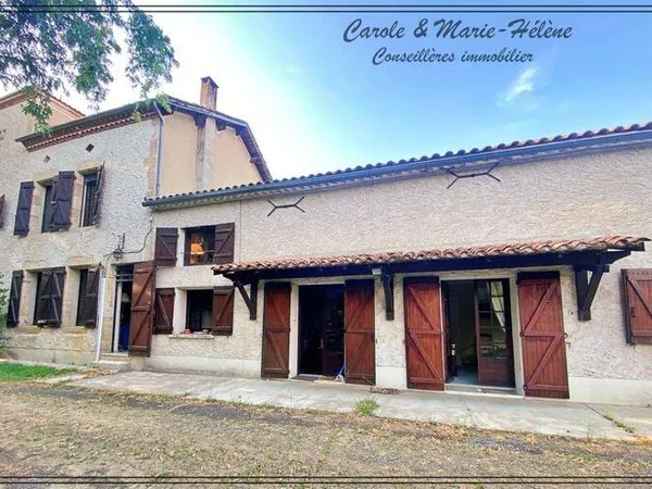Maison 10 pièces 250 m²