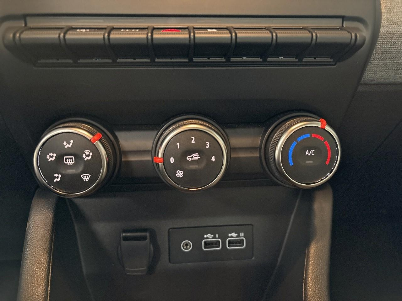 Renault Clio blue dci 100 ch gsr2 evolution — photo 21