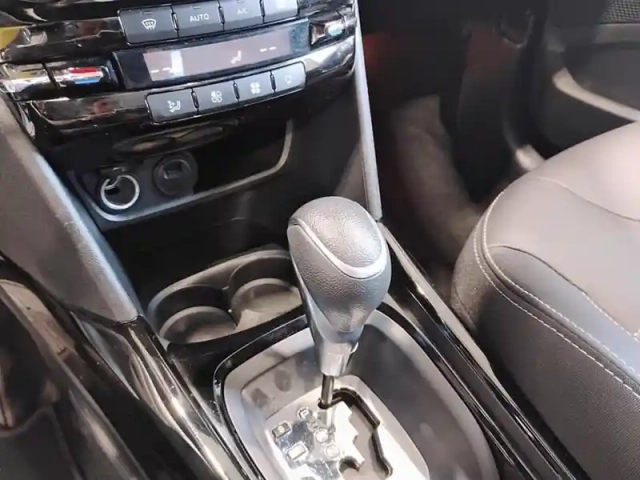 Peugeot 2008 puretech 110ch s&amp;s eat6 allure — photo 24