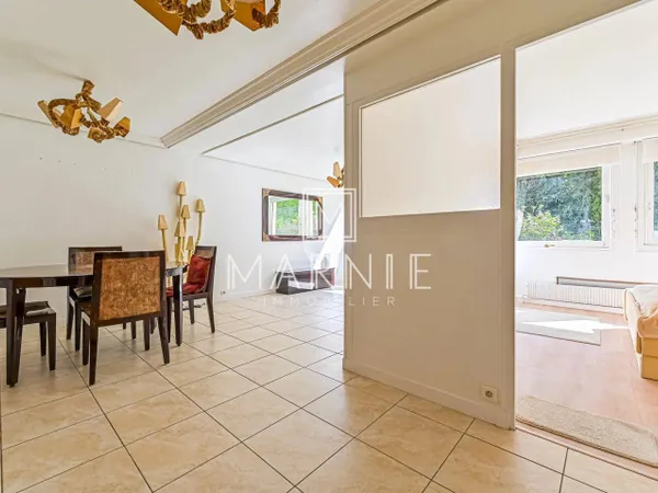 Local professionnel 87 m²