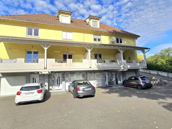 -- Très belle maison mitoyenne 5 pièces au calme --