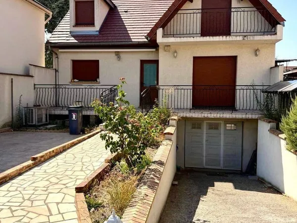 Maison 5 pièces 140 m²