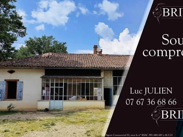 Ancien corps de ferme à renover de plus de 320m² exploitable
