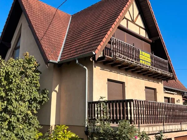 Maison familiale, grands volumes, terrain clos 1100m2