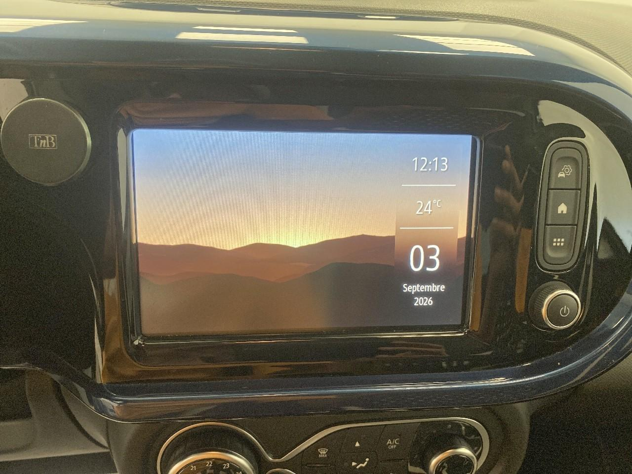 Renault Twingo iii tce 95 edc signature — photo 13