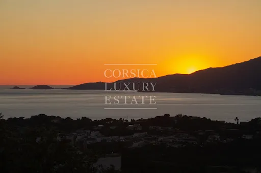 Villa 5 pièces 220 m²