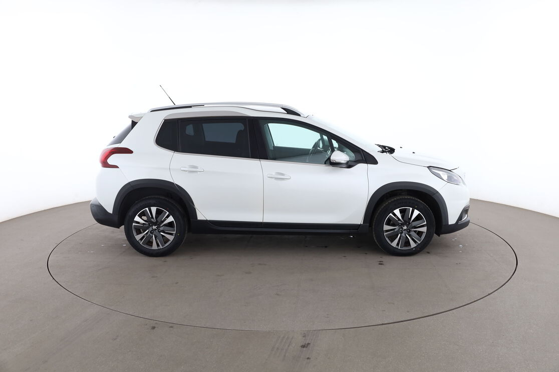 Peugeot 2008 1.5 Blue-HDi Allure — photo 6