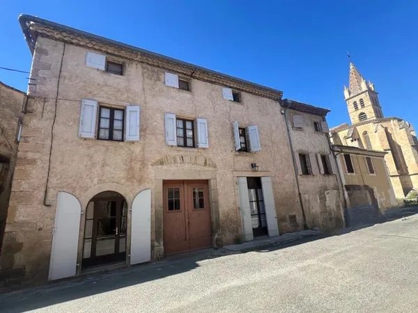 Pres de Limoux - Charmante propriété historique à fort potentiel commercial dans un pittoresque vill