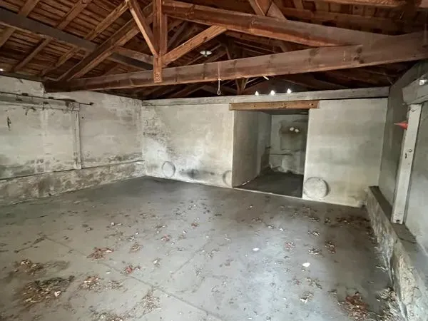 A louer garage / local de stockage 70 m²