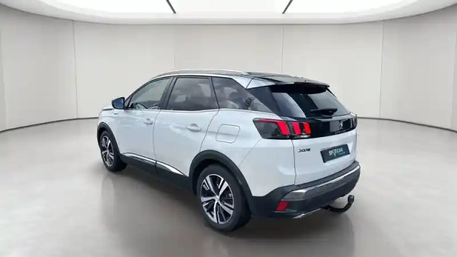 Peugeot 3008 hybrid 225 e-eat8 — photo 3