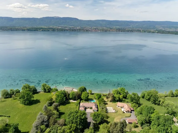 Maison 6 pièces 352 m²