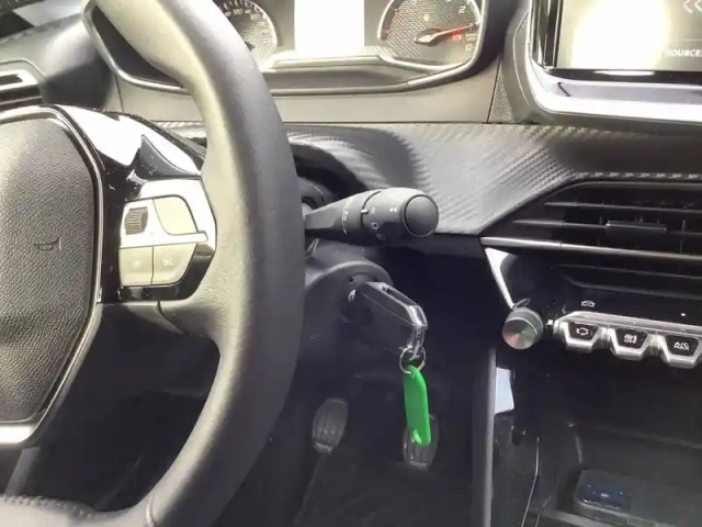 Peugeot 208 100 s&amp;s bvm6 — photo 59