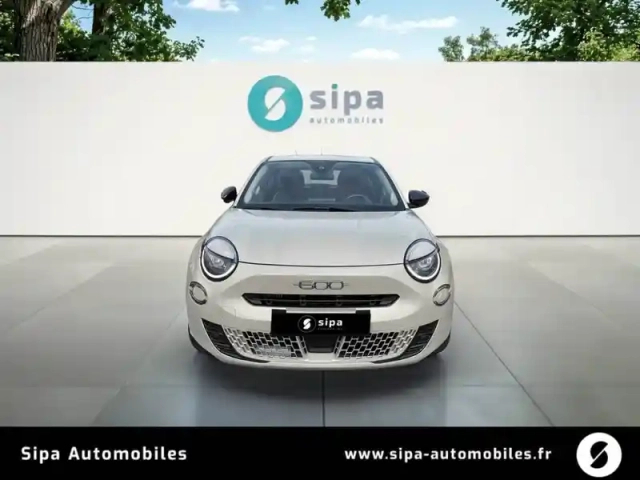 Fiat 600 1.2 hybrid 100ch dct6 — photo 8