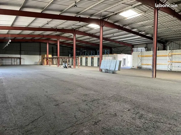 Local industriel 1 850 m²