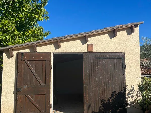 Grand garage / Local de stockage sécurisé 34 m² - Nyons