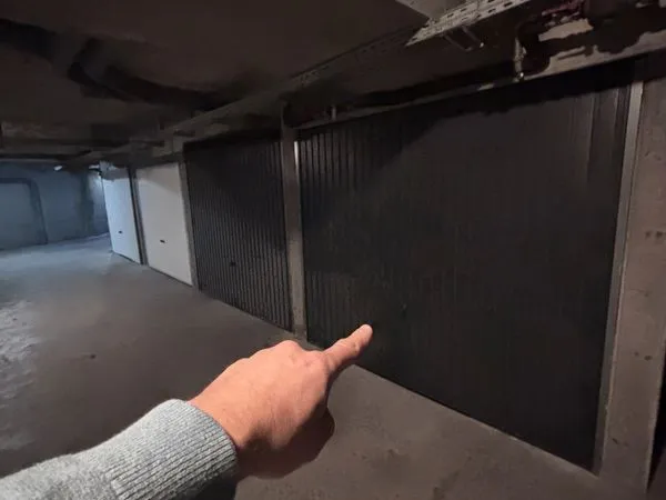 Parking prive ferme dans residence securisee a nice