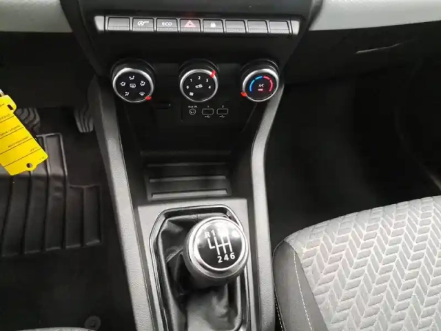 Renault Clio blue dci 100 — photo 34