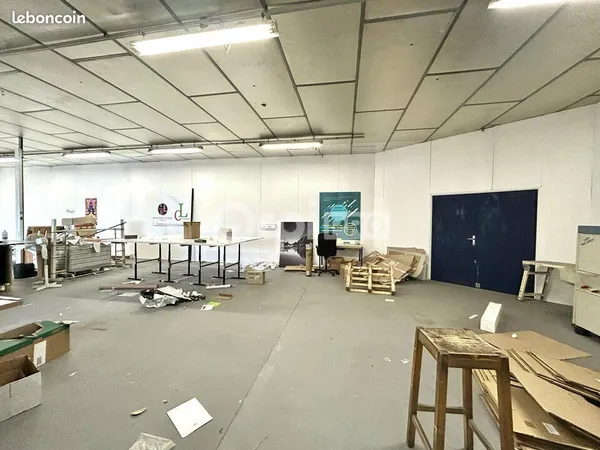 Bureau 267 m²