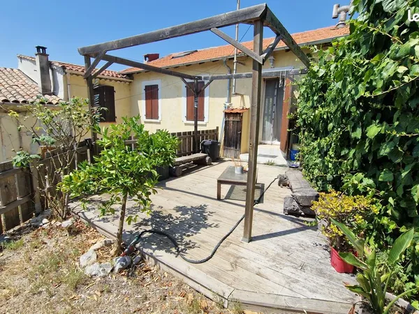 Maison avec jardin et parking