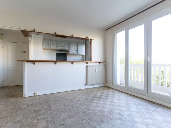 TOURS NORD T3 52 m2 BALCON PARKING CAVE ASCENSEUR