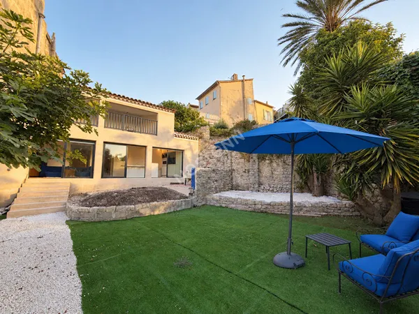 HYERES Centre historique - Maison avec jardin - Rénovée