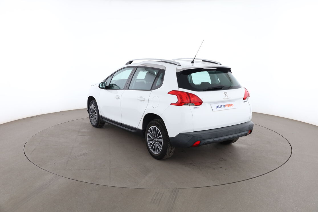 Peugeot 2008 1.2 PureTech Active — photo 3