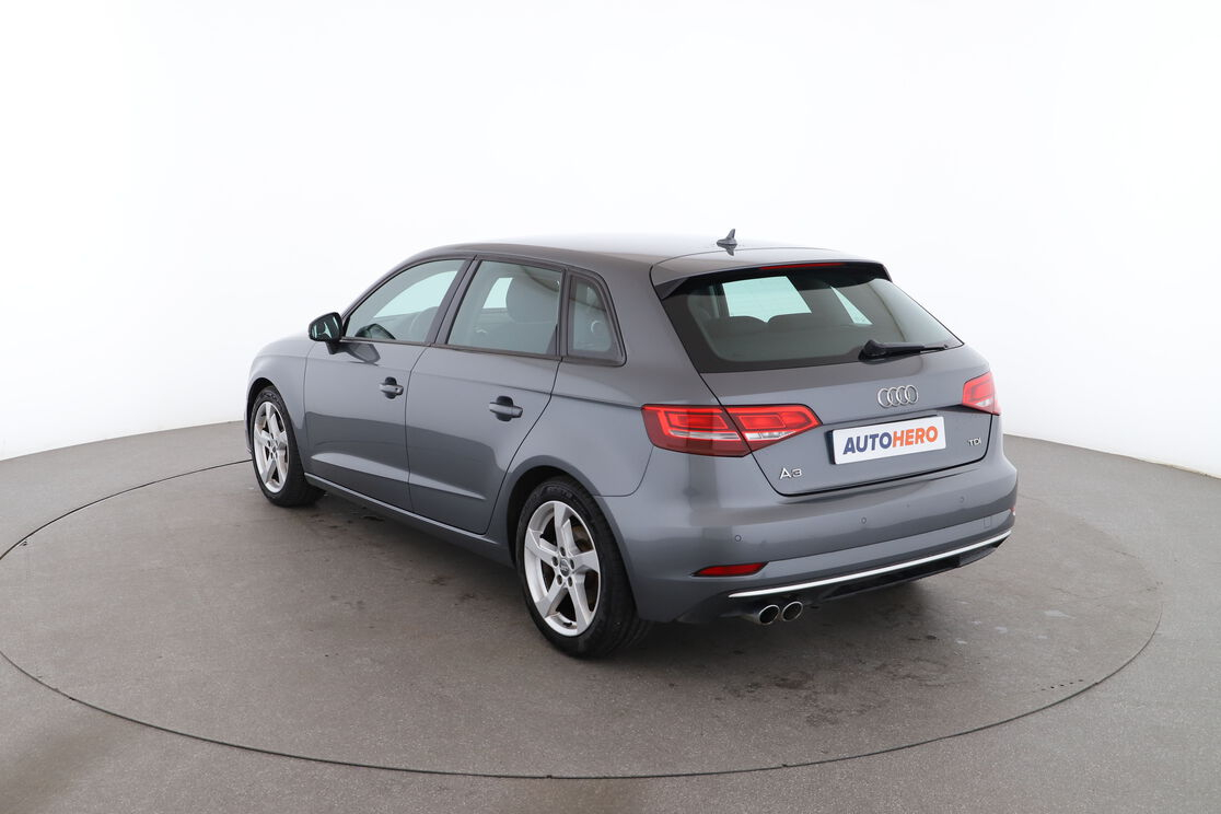 Audi A3 Sportback 35 TDI Sport S Tronic 7 — photo 3