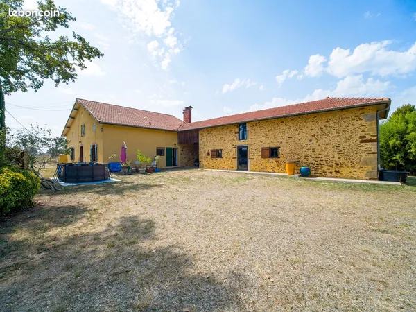 Maison de charme avec dépendance sur 5 Ha de terres