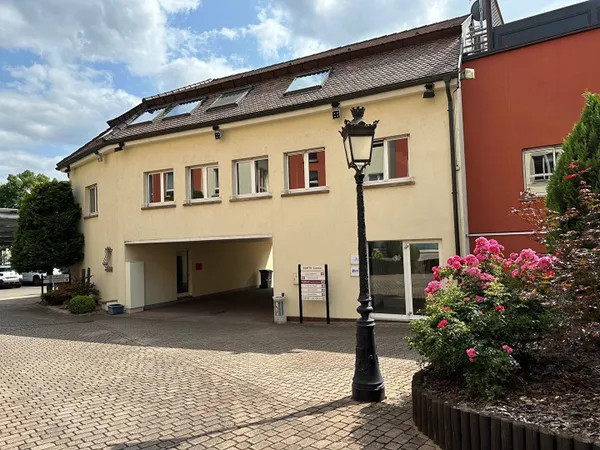 Beau Local Professionnel De 138 M²