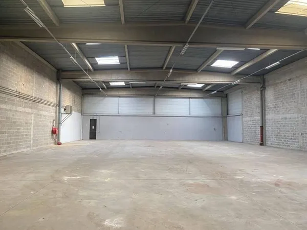 Local d'activité 965 m²