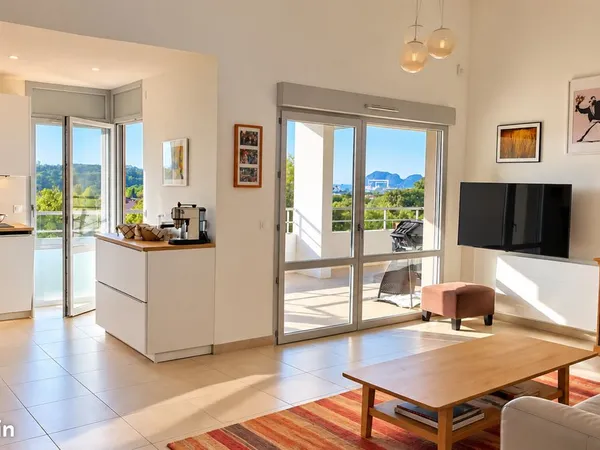 La ciotat - duplex d'exception - dernier étage - vue mer - terrasse