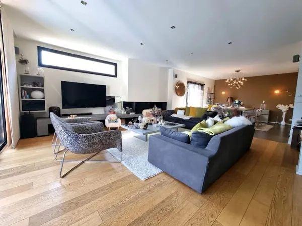 Maison 5 pièces 165 m²